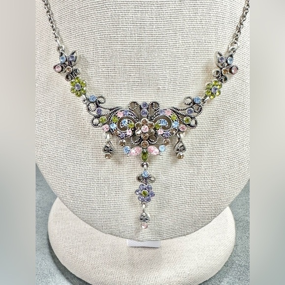 Lia Sophia Jewelry - LA SOPHIA Bella Whimsical Antique Silver Rhinestone Floral Statement Necklace